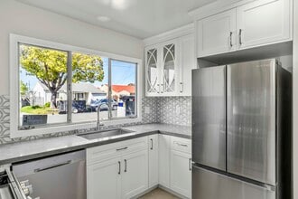 Building Photo - 770 Ventura St