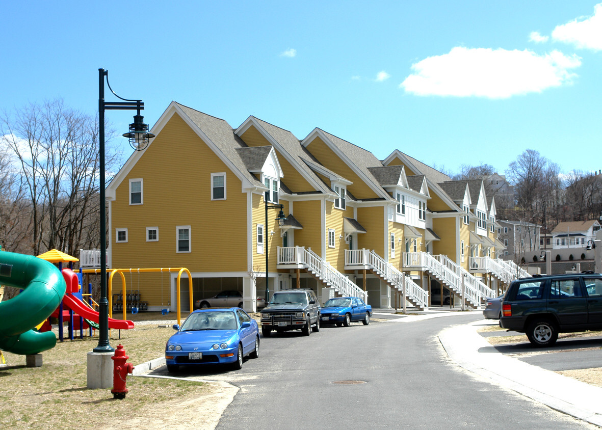 Building Photo - 727 Front St