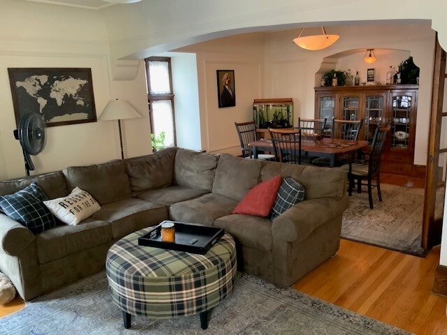 Large open concept living room & dining room - 2205 N Farwell Ave