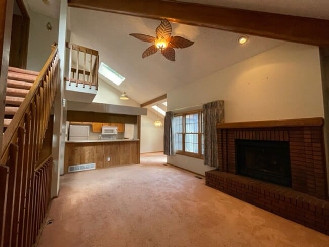 Building Photo - 8020 Holland Ct