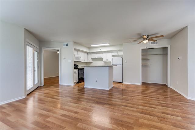 Building Photo - 9302 Forest Ln