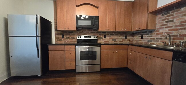 Building Photo - 2121 Audubon St