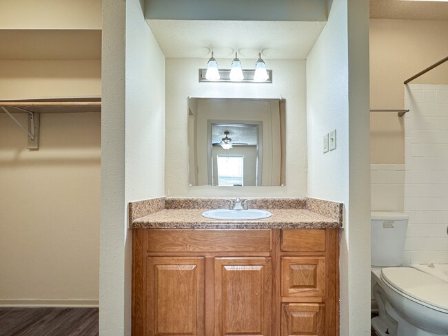 AOA_1908_2B2B_-19.jpg - Ardendale Oaks Apartments