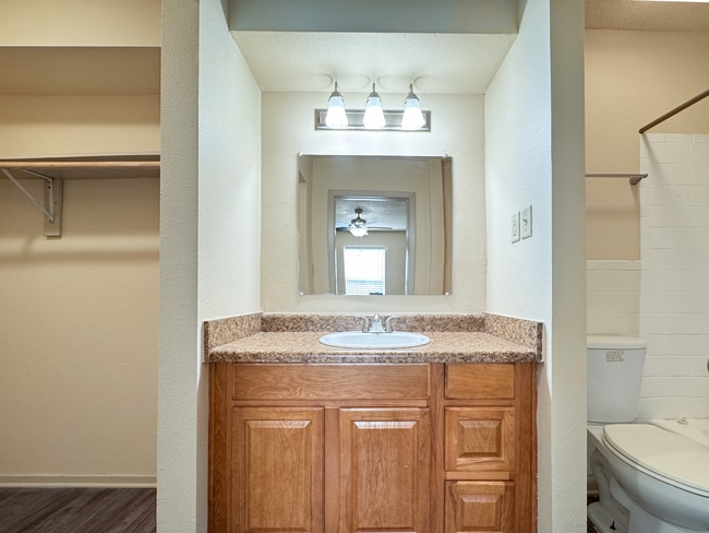 AOA_1908_2B2B_-19.jpg - Ardendale Oaks Apartments