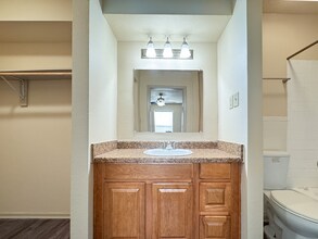 AOA_1908_2B2B_-19.jpg - Ardendale Oaks Apartments