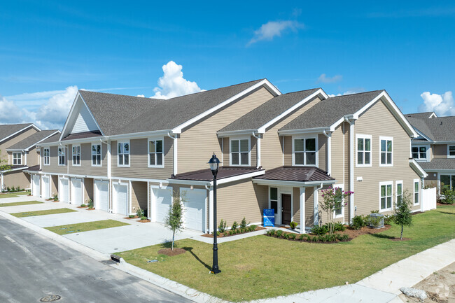 Building Photo - The Village at Compass Pointe