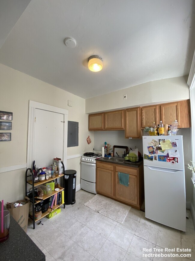 Building Photo - 127 Sutherland Rd