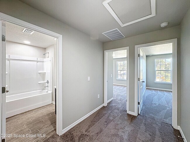 Foto del edificio - 530 L M Davey Ln