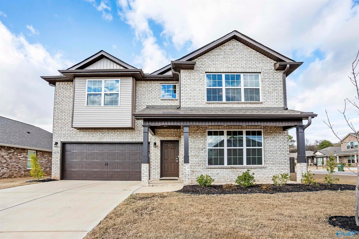 Foto principal - 6058 Thorntons Way Cir NW