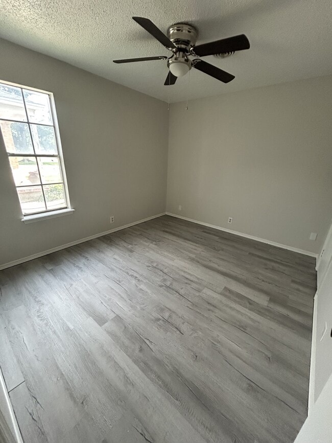 Foto del edificio - 3603 S Hughes St