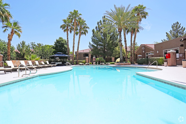 Pool - Rancho Ocaso Apartments