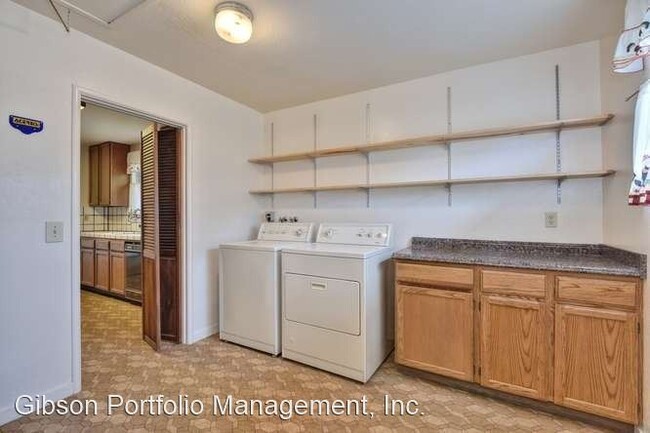 Foto del edificio - 2 br, 1 bath House - 570 Lakeview Way