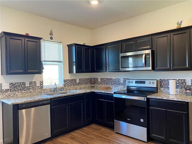 Foto del edificio - 19100 George Norris Dr