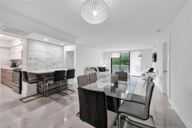 Foto del edificio - 3300 NE 192 St