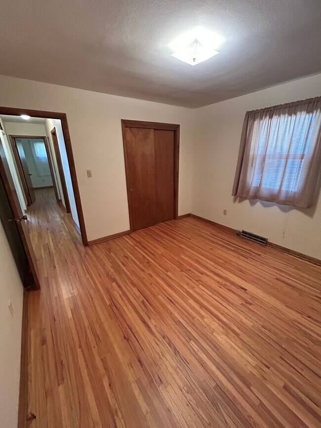 Foto del edificio - 2bd 1.5 bath duplex for rent Waterloo IA!