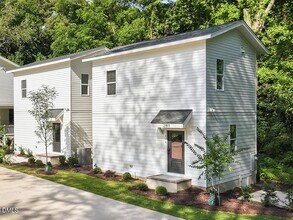 Building Photo - 2811 Wilcox Pl