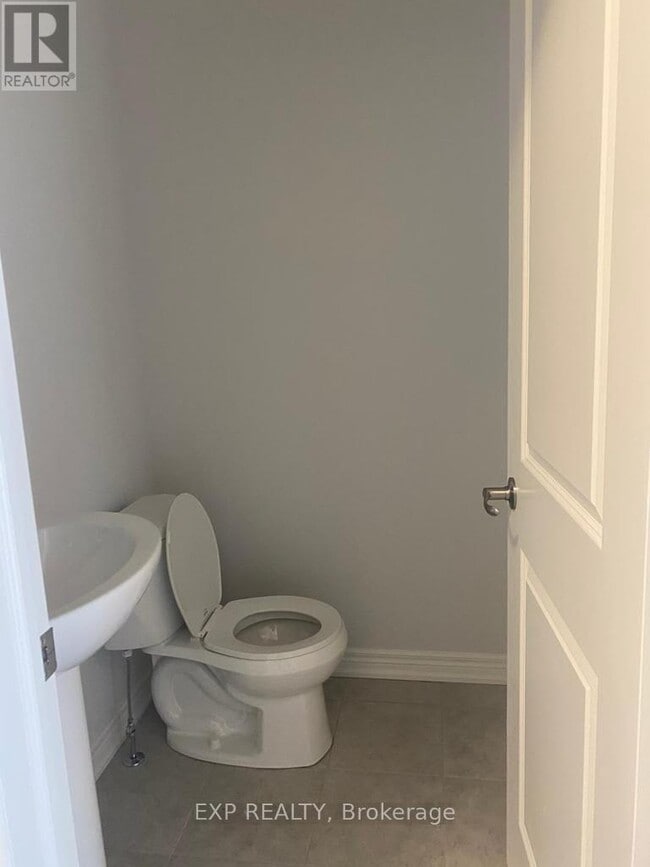 Building Photo - 7945 Oldfield Rd