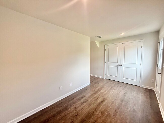 Building Photo - Newly Built 3BD, 2.5BA Wendell Townhome in an HOA Community with Amenities