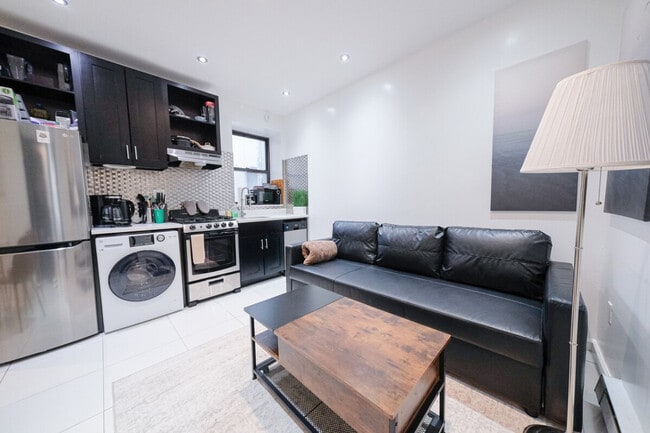 Building Photo - 5 W 101st St