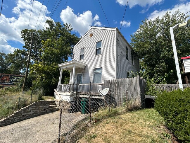 Building Photo - 110 E Galbraith Rd