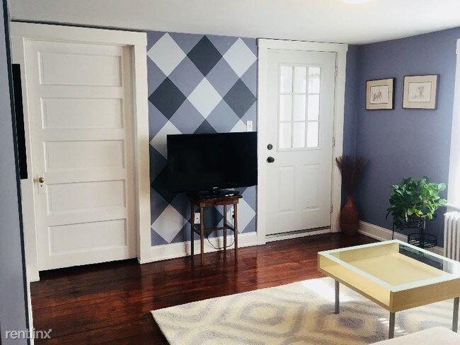 Building Photo - 2 br, 1 bath Apartment - 87 East St B Unit B