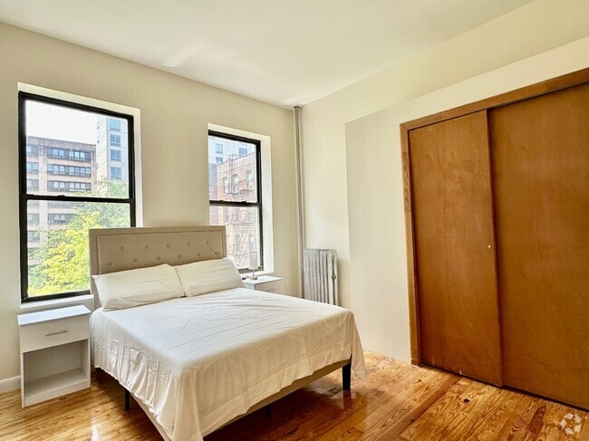 Building Photo - 309 W 111th St