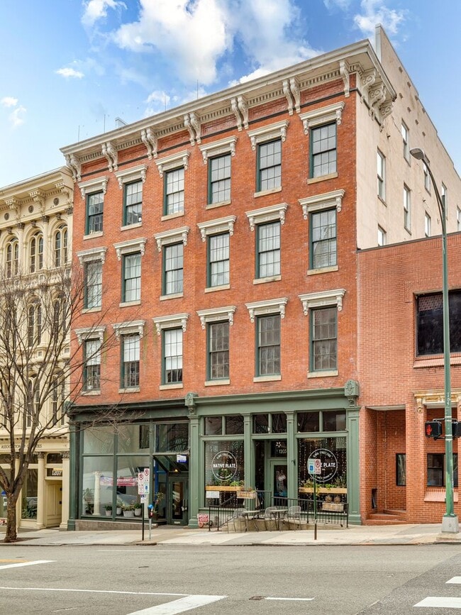 Building Photo - 1205 E Main St