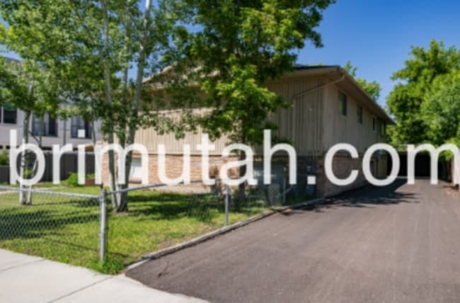 Building Photo - 2590 S 800 E