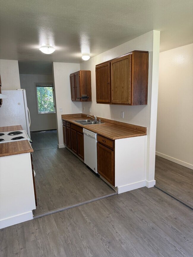 Foto del edificio - 935 E 45th Ct