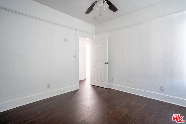 Foto del edificio - 2324 W Washington Blvd