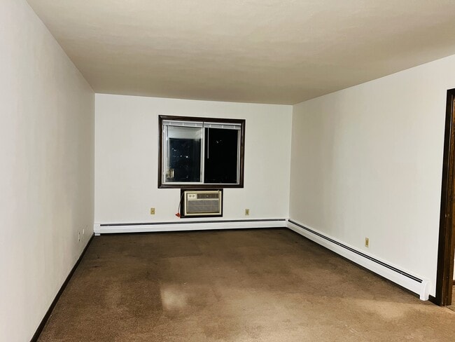 Living room - 10 St Paul St