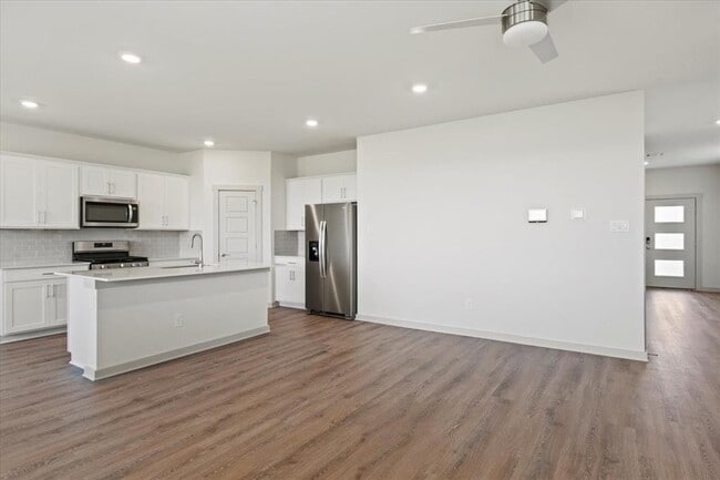 Building Photo - 530 Wilshire Rd