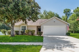 Building Photo - 635 Charles Pinckney St