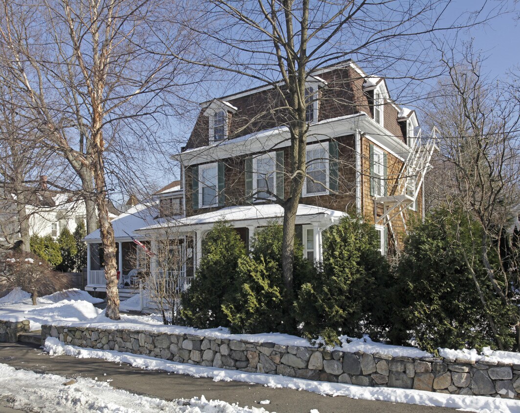 Foto del edificio - 168 Rowayton Ave
