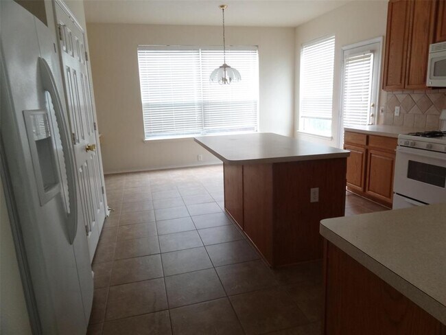 Foto del edificio - 323 Thorpe Springs Dr