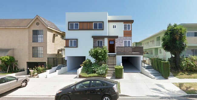 Building Photo - 4832 Rosewood Ave