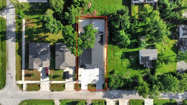 Building Photo - 9409 Caddo Rd