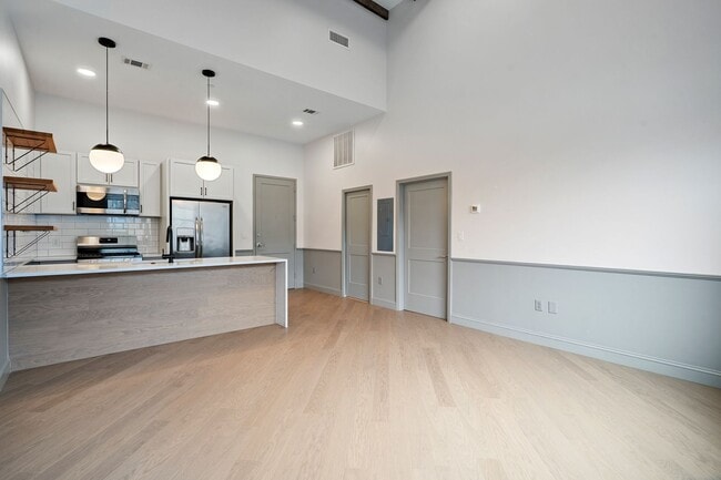 Building Photo - 2212 1st Ave N