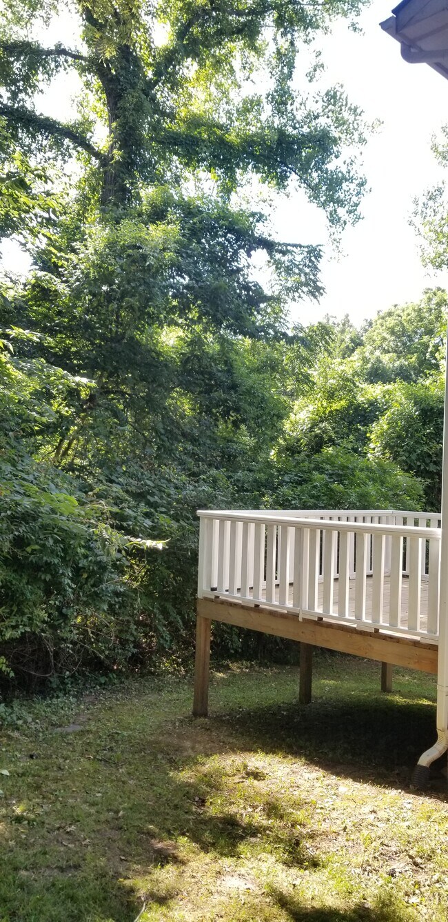 Foto del edificio - 1373 Sherman Ave