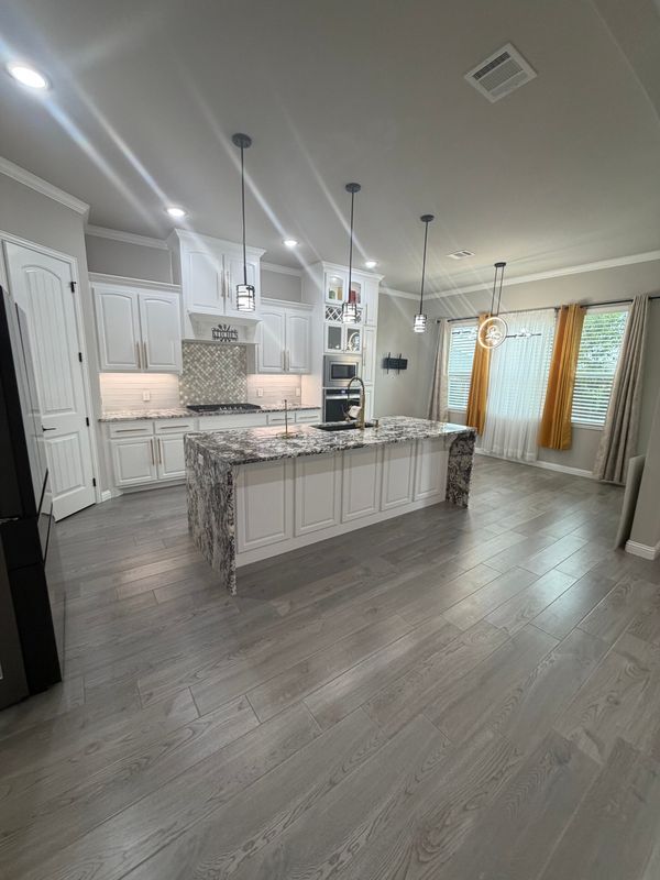 Building Photo - 4005 Gallivant Dr