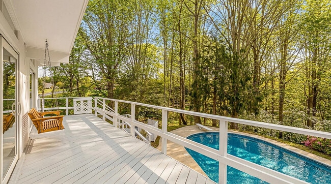 Building Photo - 10903 Beach Mill Rd