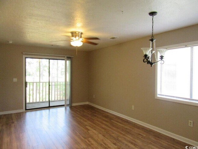 Foto del edificio - 4107 Pinehurst Cir