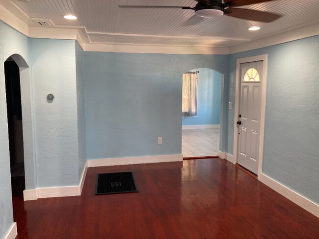 Foto del edificio - 1215 N Garden Ave