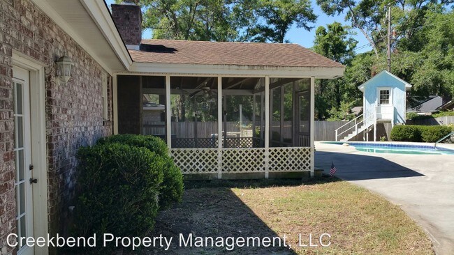 Building Photo - 715 Sterling Dr