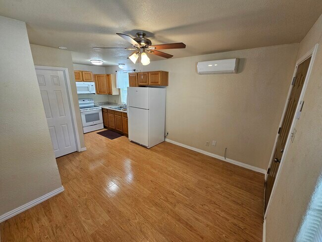 Sala de estar/comedor - 305 Pulliam St