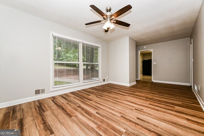 Foto del edificio - 901 Cone Rd