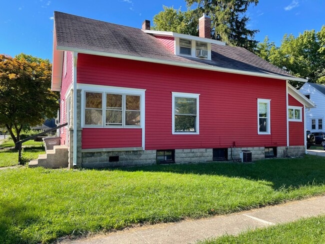Foto del edificio - 4 Bedroom 2 Bath House