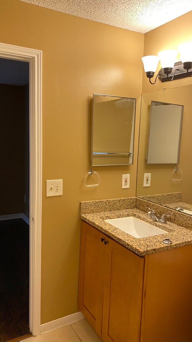 Building Photo - 709 Secret Harbor Ln