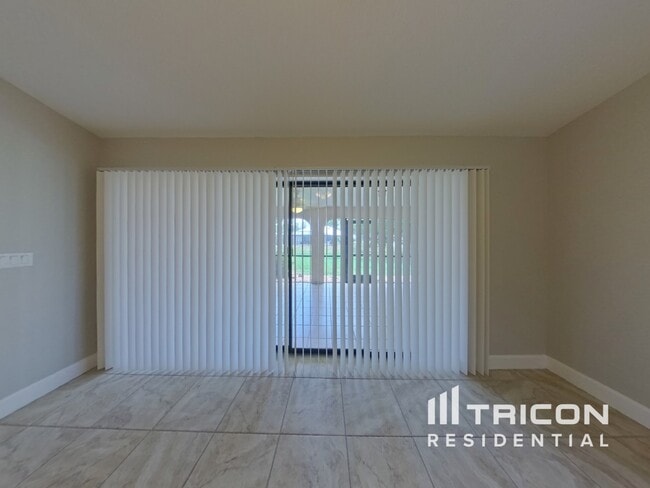 Foto del edificio - 2285 Rio De Janeiro Ave