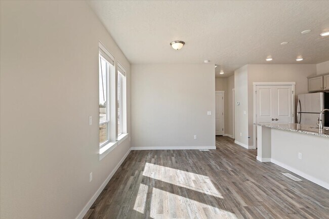 Building Photo - 4711 Santa Fe Ln